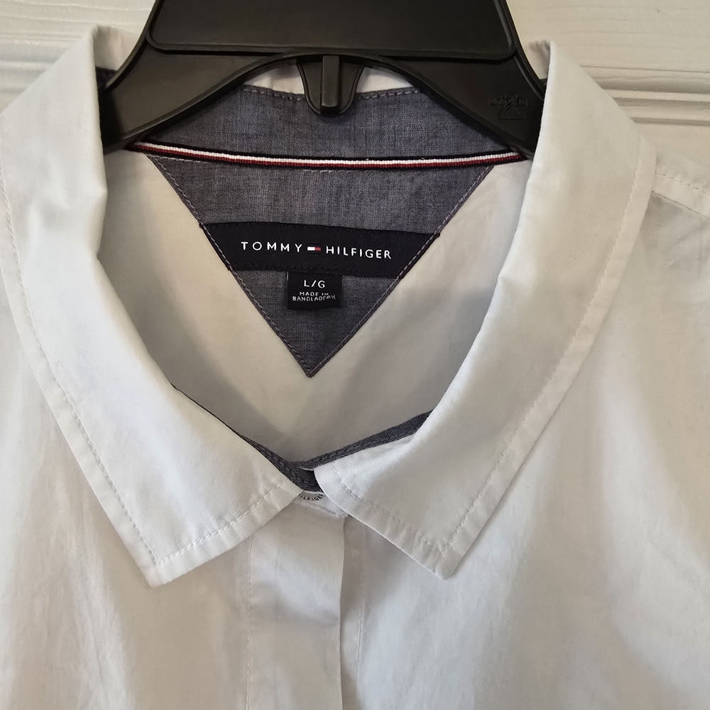 Tommy Hilfiger White Button-Up Shirt with Pocket - Picture 4 of 9